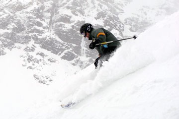 Custom adventure ski and snowboarding tours for friends, family or groups to the ski resorts of South America.